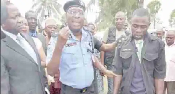 Fake Policeman Steals Two Phones, Gives One To Prostitute (Photo)